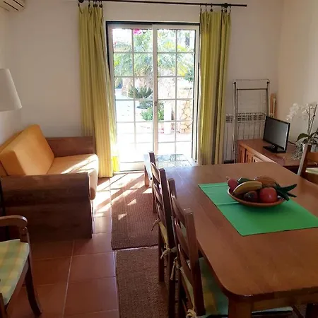 2 Bedrooms With Shared Pool Furnished Terrace And Wifi At 5 Km Away From The Beach Appartamento Odiáxere