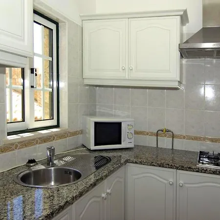 2 Bedrooms With Shared Pool Furnished Terrace And Wifi At 5 Km Away From The Beach Odiáxere