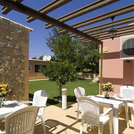 2 Bedrooms With Shared Pool Furnished Terrace And Wifi At 5 Km Away From The Beach * Odiáxere